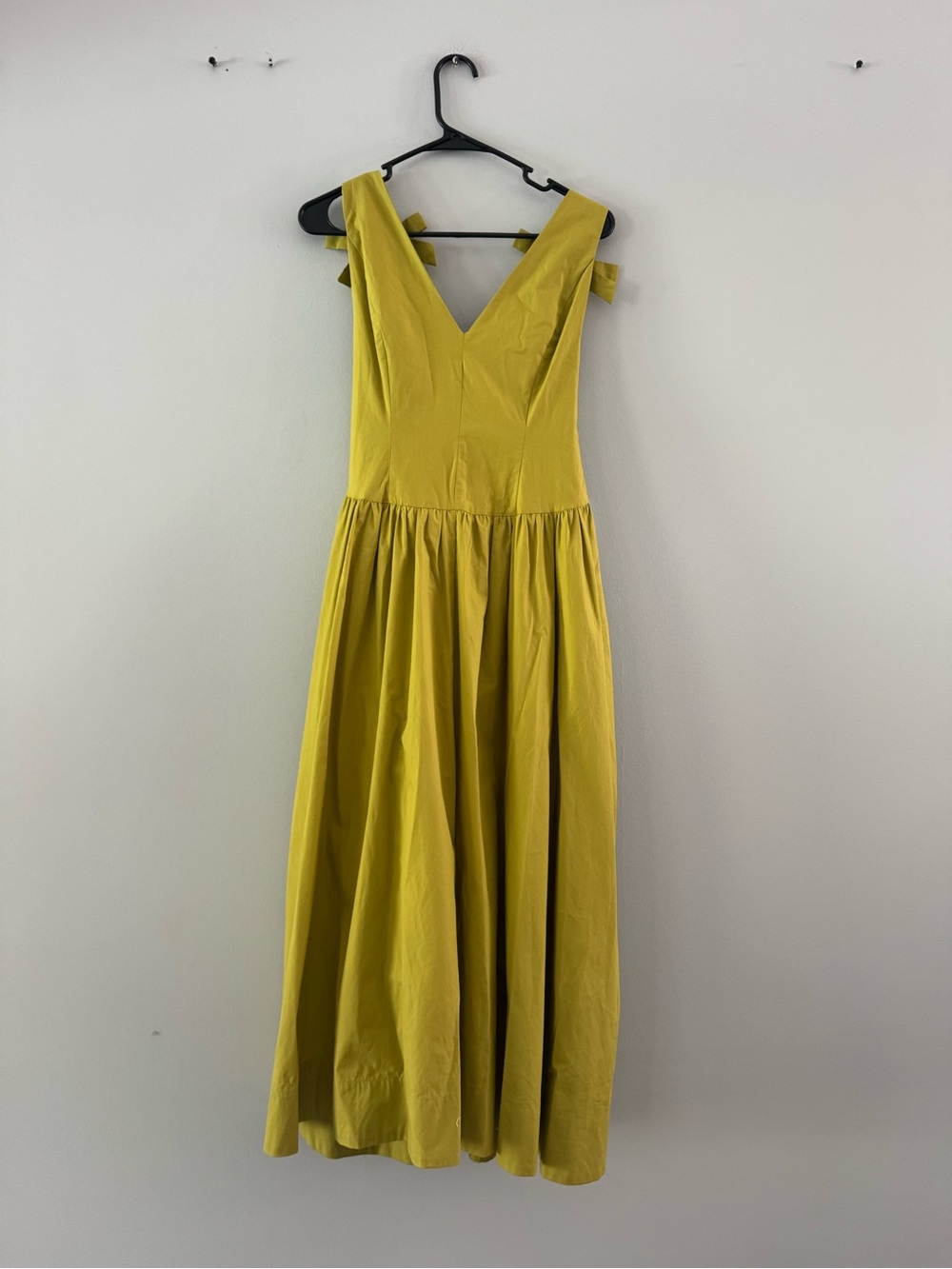 Yellow V-Neck Sleeveless Maxi Dress